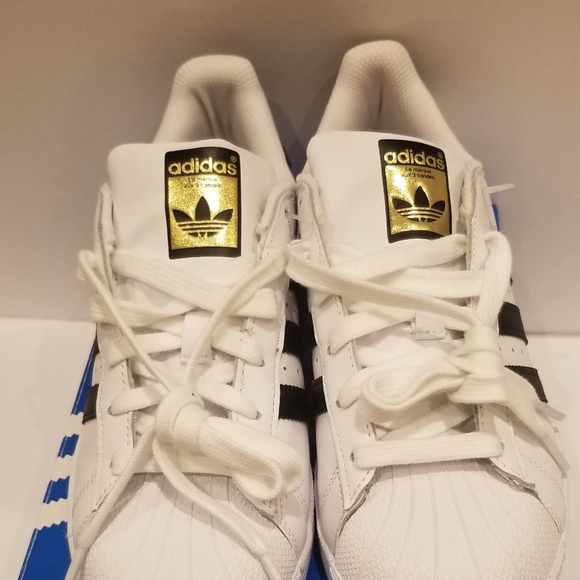 shoes - Picture 2 of 5